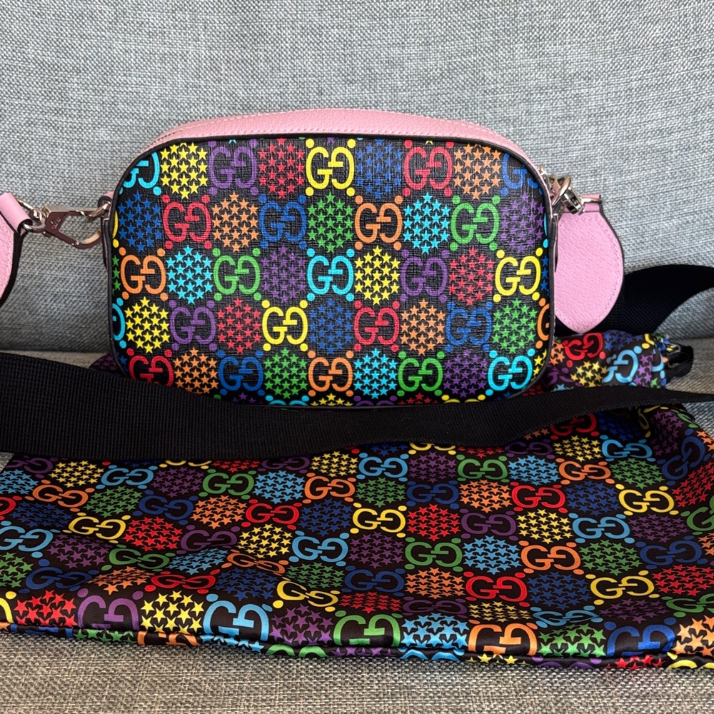 Gucci GG Psychedelic Patterned small Camera Bag purse new!